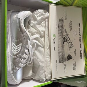 Cariuma Silver & White Leather Salvas Sneakers